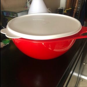 Tupperware Kitchen - NEW Tupperware Thatsa Bowl Passion Red Tupperware Kitchen - NEW Tupperware Thatsa Bowl Passion Red